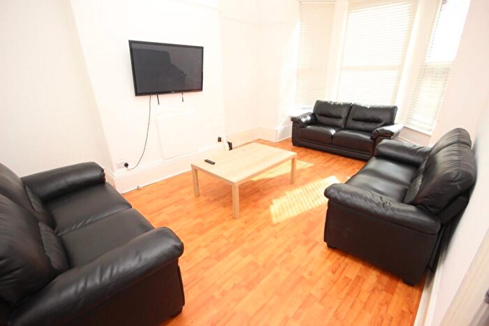7 Bedroom Terraced House To Rent In Langdale Road, Liverpool, Merseyside, L15