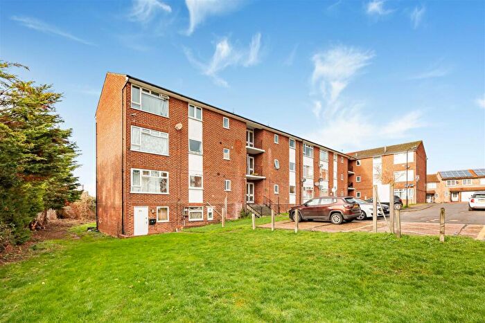 2 Bedroom Apartment To Rent In Sandringham Court, Burnham, SL1