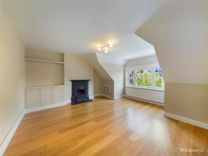 2 Bedroom Flat To Rent In Emanuel Avenue, London, W3