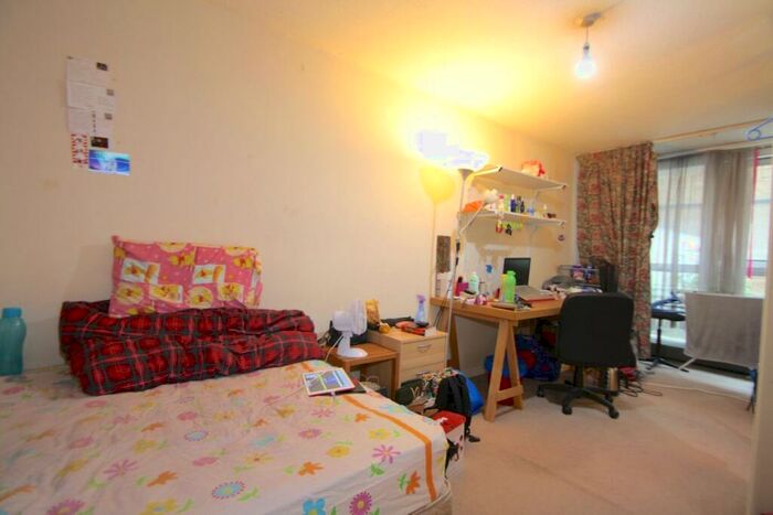 4 Bedroom Flat To Rent In Woodhall, Robert Street, NW1