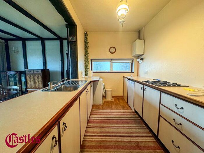 2 Bedroom Bungalow For Sale In Honey Lane, Waltham Abbey, EN9