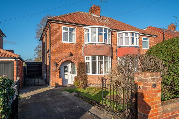 3 Bedroom Semi-Detached House For Sale In Wilsthorpe Grove, York, YO10