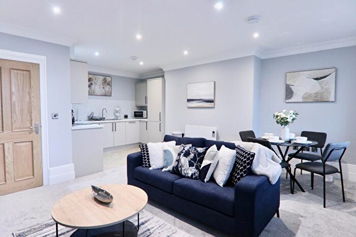 2 Bedroom Flat To Rent In South Parade, WF1