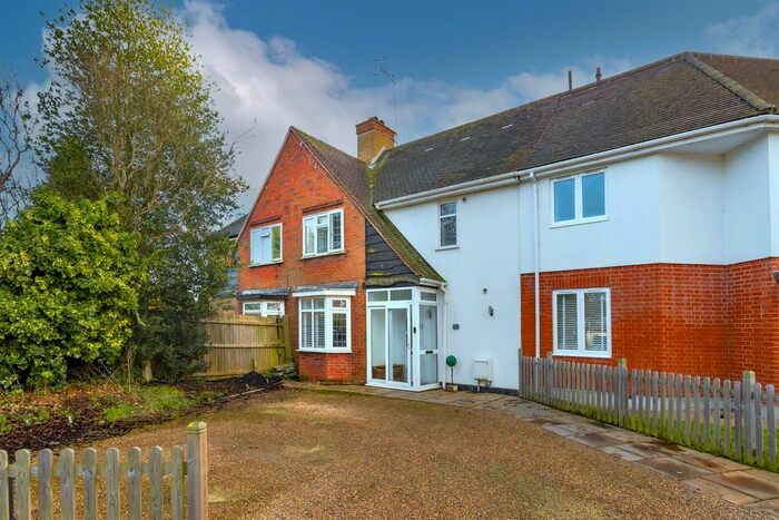 4 Bedroom Terraced House To Rent In Rendlesham Avenue, Radlett, Hertfordshire, WD7