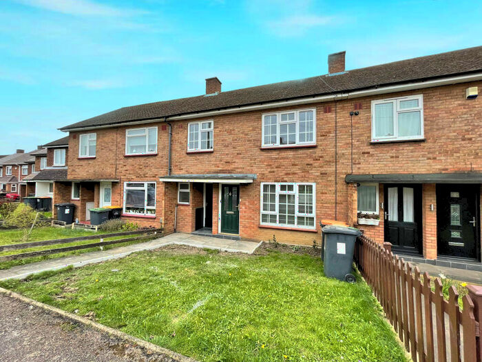 3 Bedroom Terraced House To Rent In Roundmead, Bedford, MK41