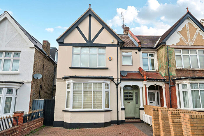 1 Bedroom Apartment For Sale In Bellingham Road, London, SE6