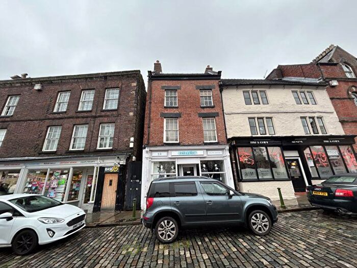 3 Bedroom Flat To Rent In Market Place, ST13
