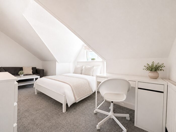 1 Bedroom Flat To Rent In Basingstoke Roads, Reading, RG2