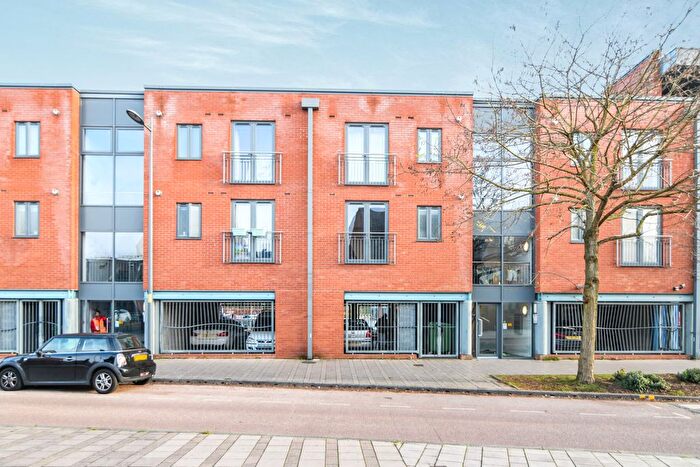 2 Bedroom Flat To Rent In Medina House, Worcester, WR5