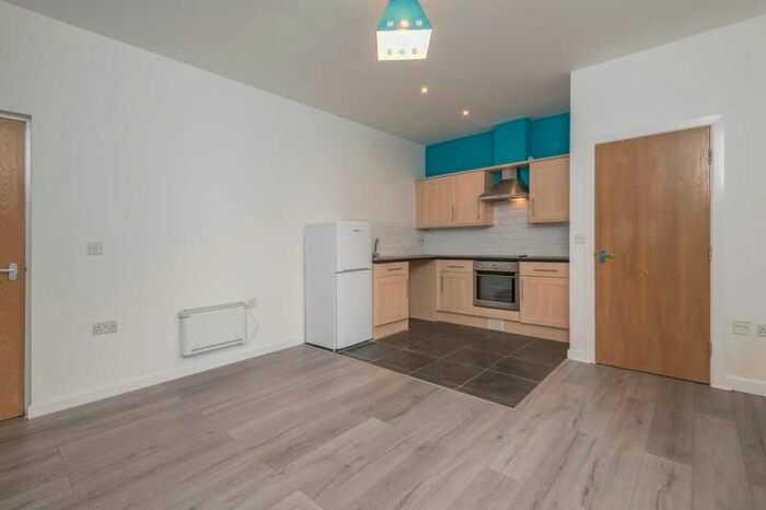 1 Bedroom Flat To Rent In Chantry Court, Morley, Leeds LS27