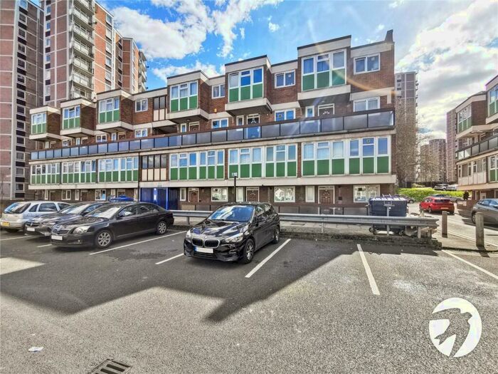 3 Bedroom House To Rent In Bowling Green Row, London, SE18