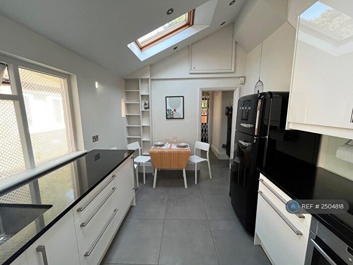 1 Bedroom Flat To Rent In Lockhart Street, London, E3