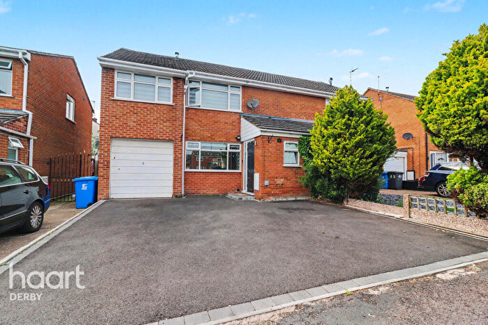 4 Bedroom Detached House For Sale In Gary Close, Littleover, DE23