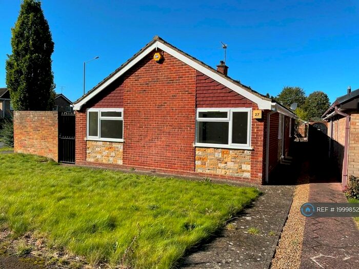 4 Bedroom Bungalow To Rent In Lambourne Drive, Maidenhead, SL6