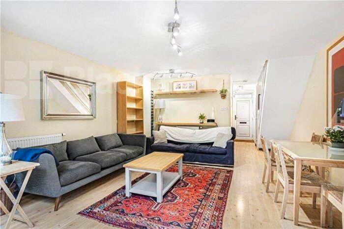 3 Bedroom Flat To Rent In Mitchell Road, Old Street, EC1V