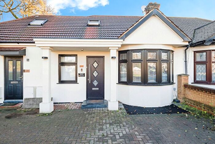 6 Bedroom Terraced House For Sale In Eastern Avenue, Ilford, IG2