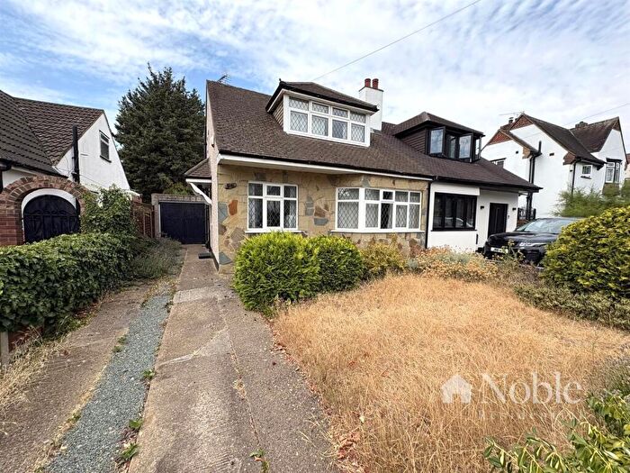 3 Bedroom Semi-Detached House For Sale In Rockingham Avenue, Hornchurch, RM11