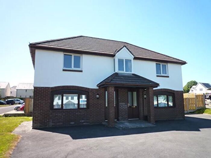 2 Bedroom Flat To Rent In Flat Langdon Court, Bradworthy, EX22