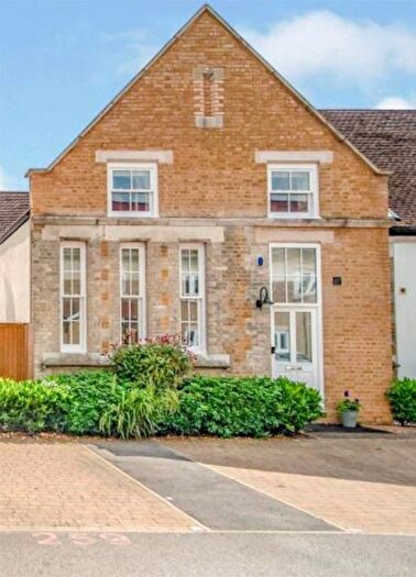 2 Bedroom End Terrace House For Sale In Jepson Drive, Stone, Dartford, DA2