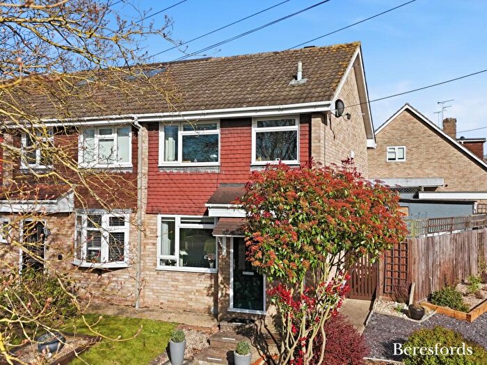 3 Bedroom End Of Terrace House For Sale In Mayfield Gardens, Brentwood, CM14