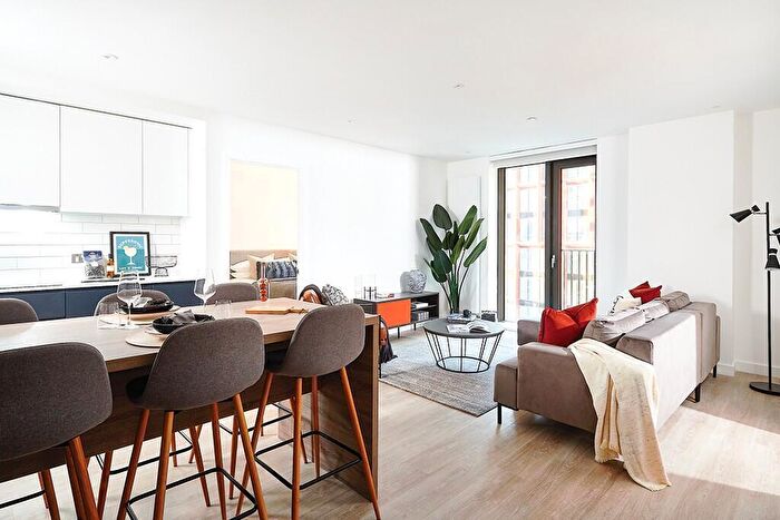 3 Bedroom Apartment To Rent In Apartment, Symphony Park, Manchester, Greater Manchester, M1