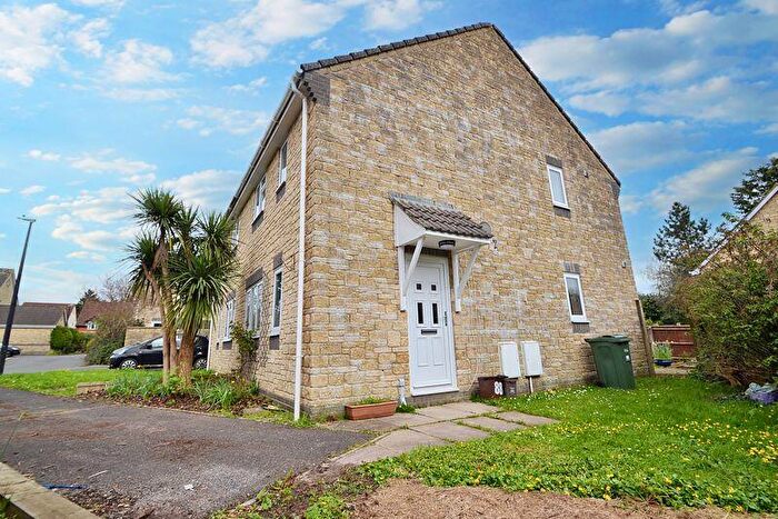 3 Bedroom Semi-Detached House To Rent In Hawthorn Crescent, Bristol, BS49