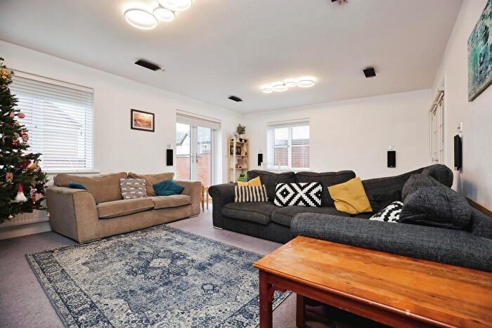 4 Bedroom Detached House For Sale In Brimstone End, Leamington Spa, CV31