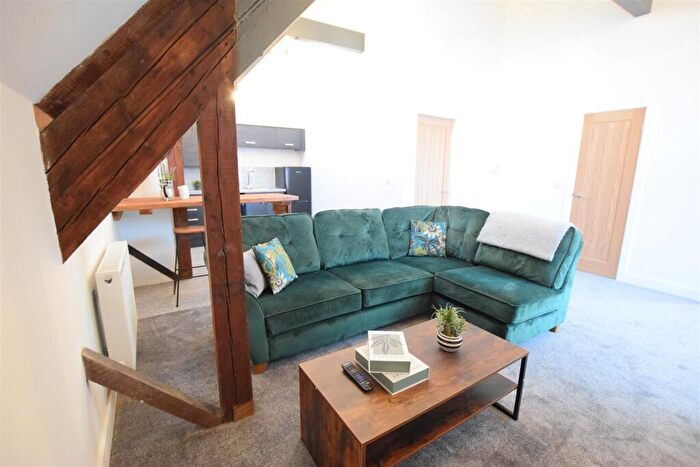 1 Bedroom Apartment To Rent In High Street - South Bar - /, LN5