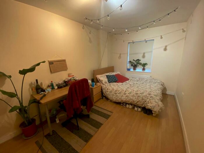 5 Bedroom Flat To Rent In Richmond Road, Roath, CF24