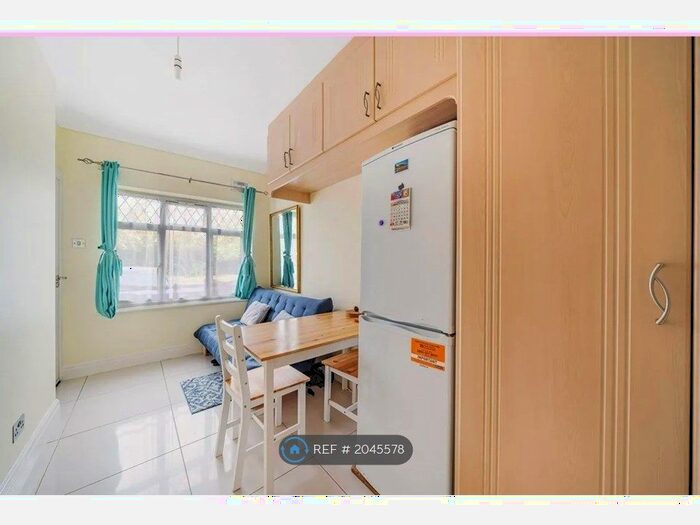 2 Bedroom Semi-Detached House To Rent In Wemborough Road, Stanmore, HA7