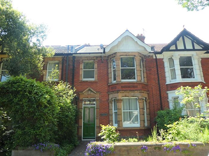 1 Bedroom Flat To Rent In Essex Road, Southsea, PO4