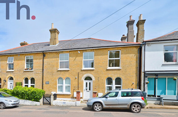 1 Bedroom Flat For Sale In Freshwater, Isle Of Wight, PO40