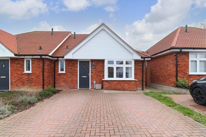 2 Bedroom Bungalow For Sale In Drapers View, Margate, Kent, CT9