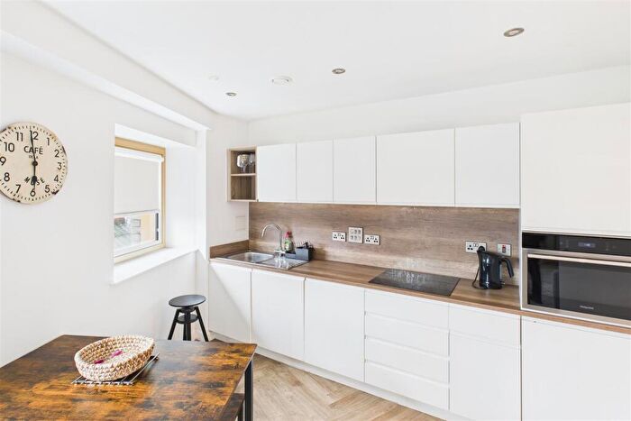 2 Bedroom Flat For Sale In Everards Court, Bristol, BS1