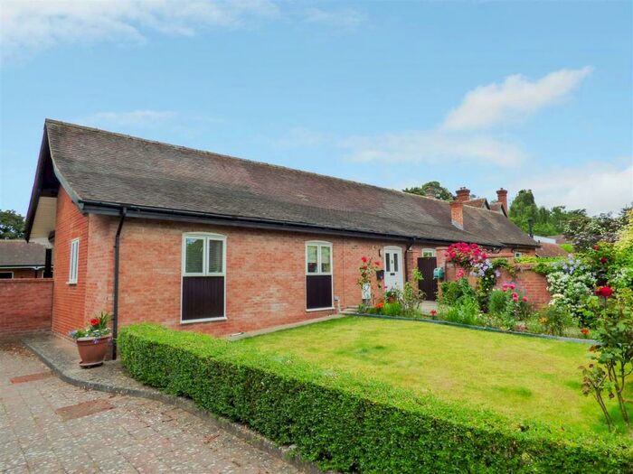 2 Bedroom Semi-Detached Bungalow For Sale In Moreton Paddox, Moreton Morrell, CV35