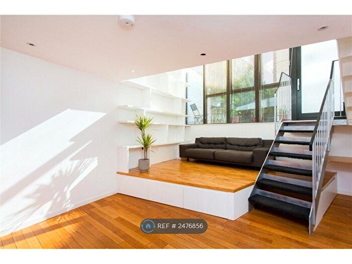 1 Bedroom End Of Terrace House To Rent In Colony Mews, London, N1