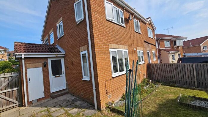 1 Bedroom Town House To Rent In Dowland Gardens, High Green, S35