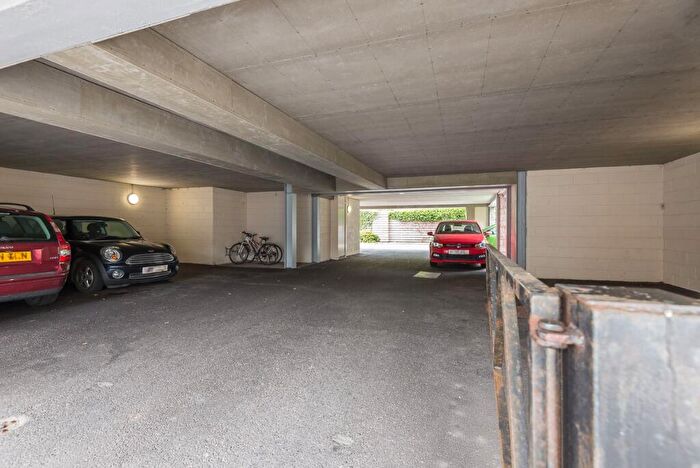 1 Bedroom Flat To Rent In Fraser Place, City Centre, Aberdeen, AB25