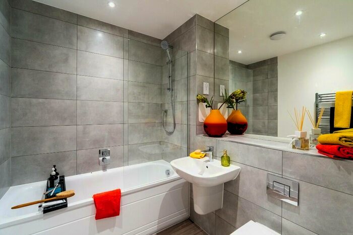 1 Bedroom Apartment For Sale In Bronze Walk, Erith, DA8