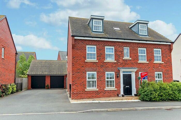 5 Bedroom Detached House To Rent In Line Way, Earls Barton, NN6