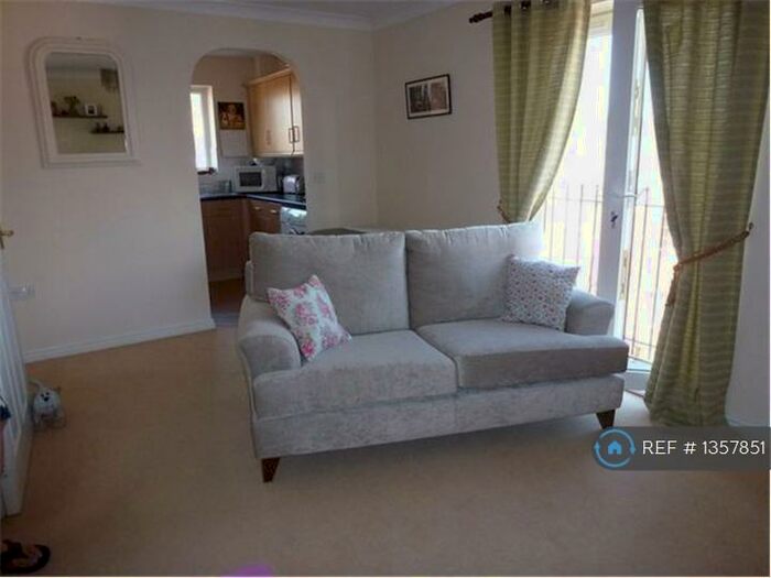 2 Bedroom Flat To Rent In Off Newcastle Road, Stoke-On-Trent, ST4