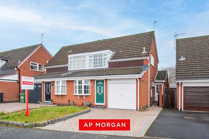 3 Bedroom Semi-Detached House For Sale In Belbroughton Road, Stourbridge, West Midlands, DY8