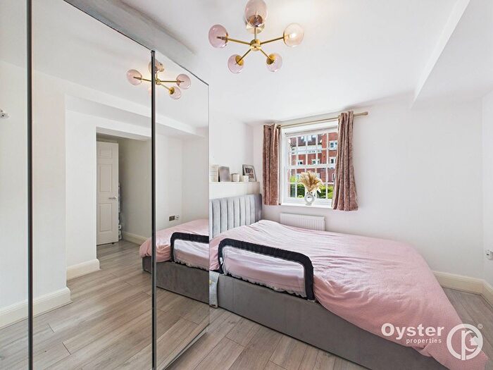 2 Bedroom Flat For Sale In Cottage Close, Harrow, HA2