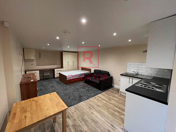 1 Bedroom House To Rent In Back Brudenell Grove, Leeds, LS6