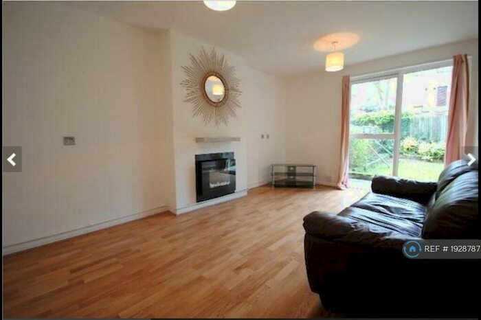 1 Bedroom Flat To Rent In Lupton Close, London, SE12