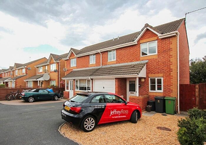 3 Bedroom Semi Detached House To Rent In Clos Hector, Pengam Green, CF24