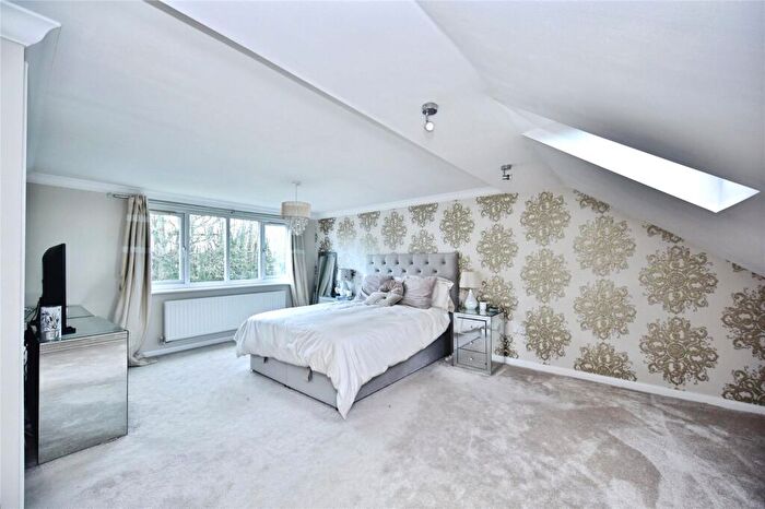 5 Bedroom Detached House For Sale In Norrington Road, Maidstone, Kent, ME15