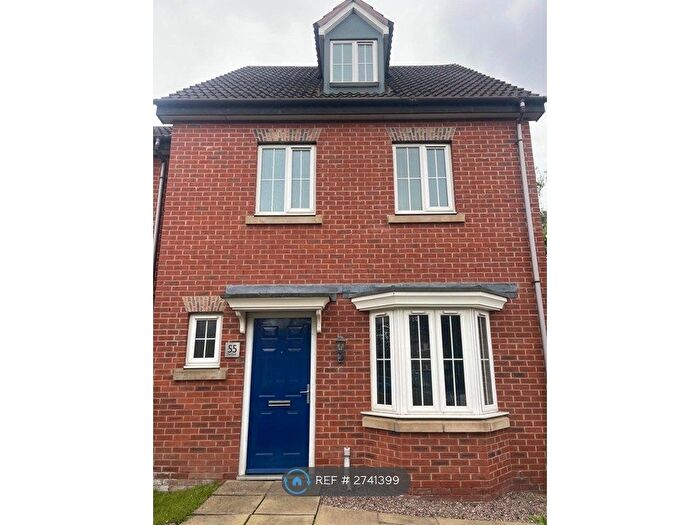 4 Bedroom Semi-detached House To Rent In Parkside, Tamworth, B77