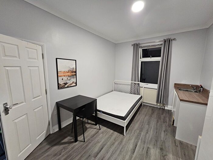 1 Bedroom Studio To Rent In Blythswood Road, Seven Kings, Ilford, IG3