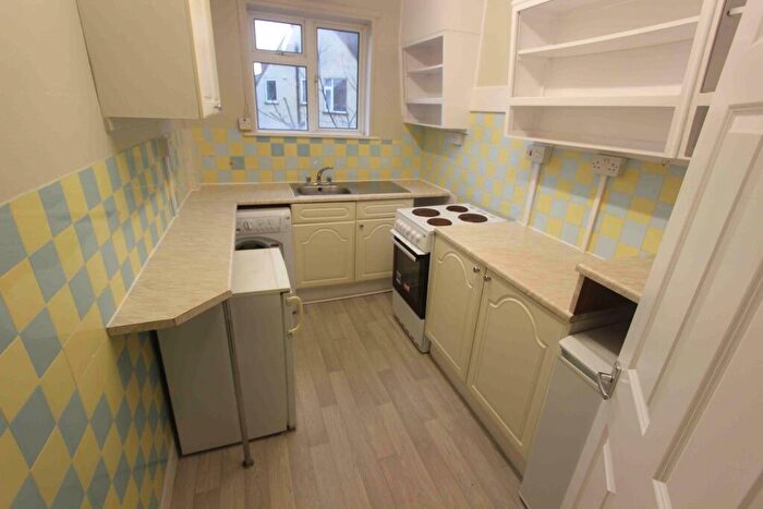 2 Bedroom Flat To Rent In Maidenhead, St Marks Roa, Unfurnished, SL6